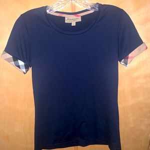 Burberry Navy T-shirt with nova plaid  sleeves